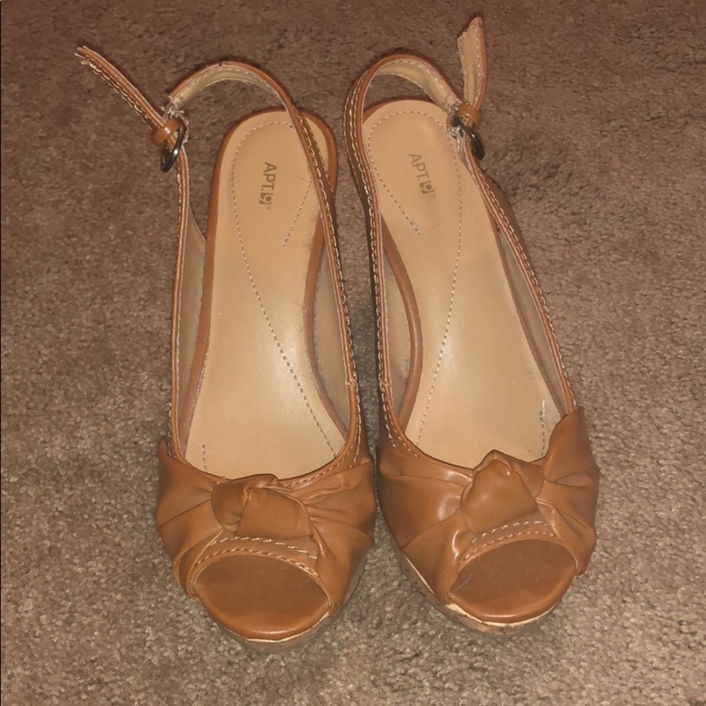 Apt 9 heeled sandals